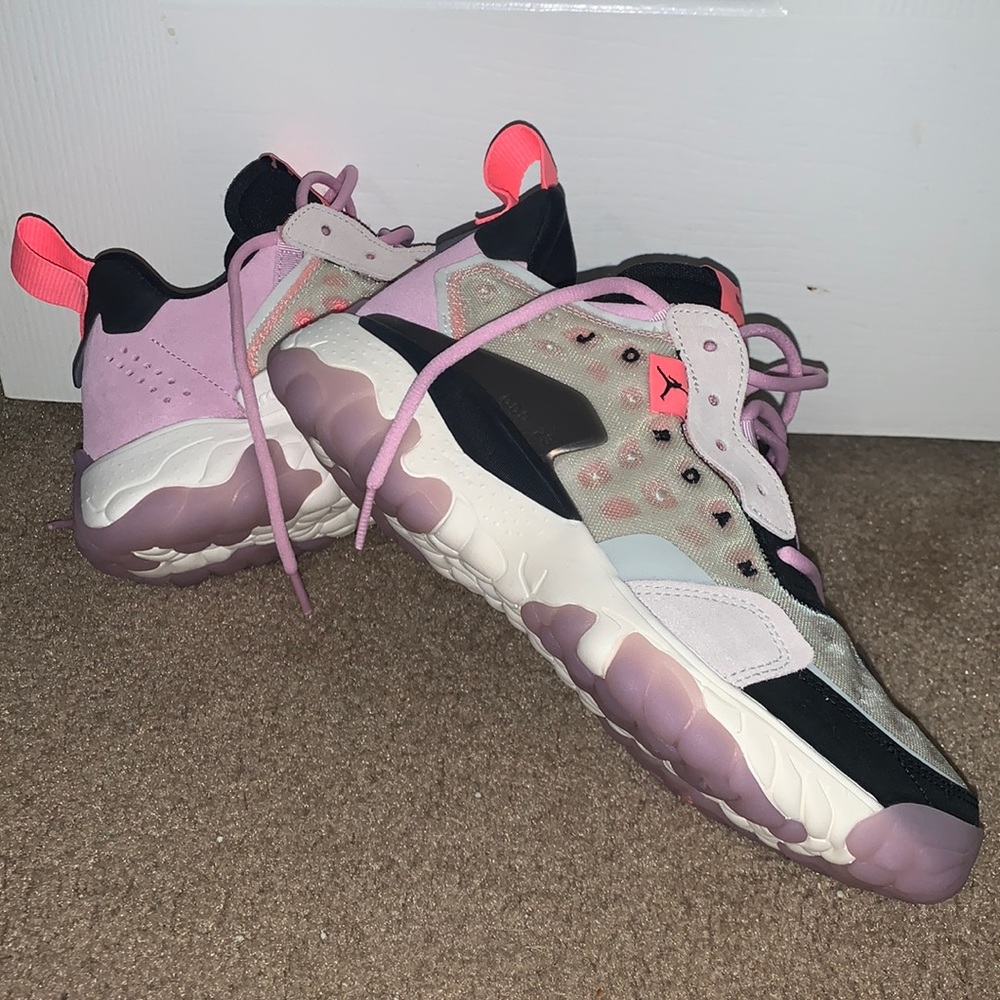 Women’s Jordan Delta 2